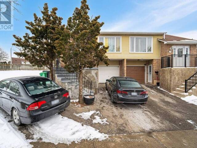 12 COURTLEIGH SQUARE Brampton Ontario, L6Z 1J3