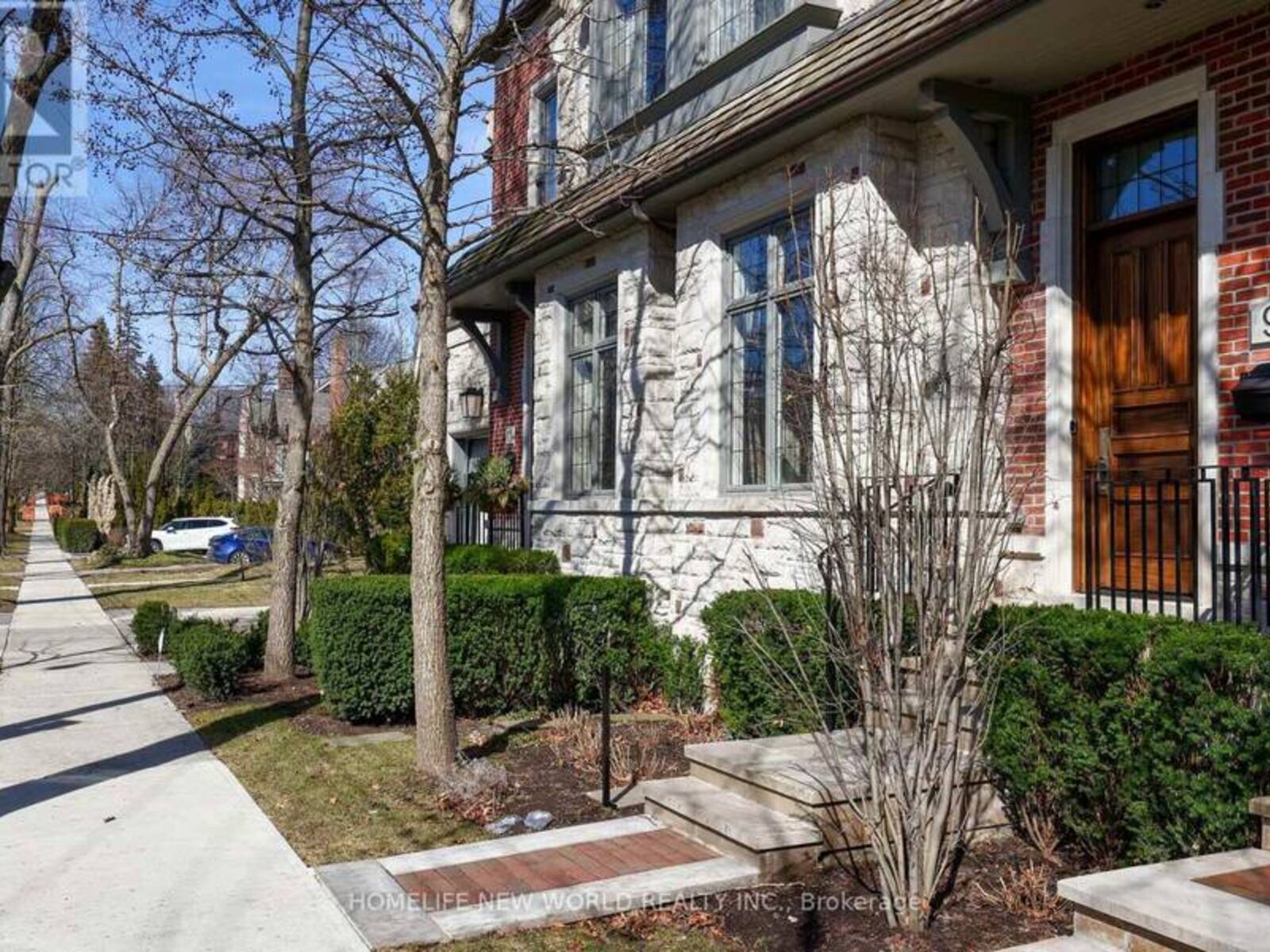 9 DUNVEGAN ROAD, Toronto, Ontario M4V 2P5