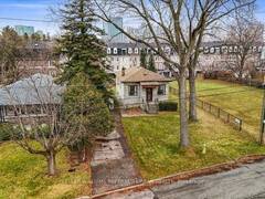 19 CARNEY ROAD Toronto Ontario, M2M 1T1