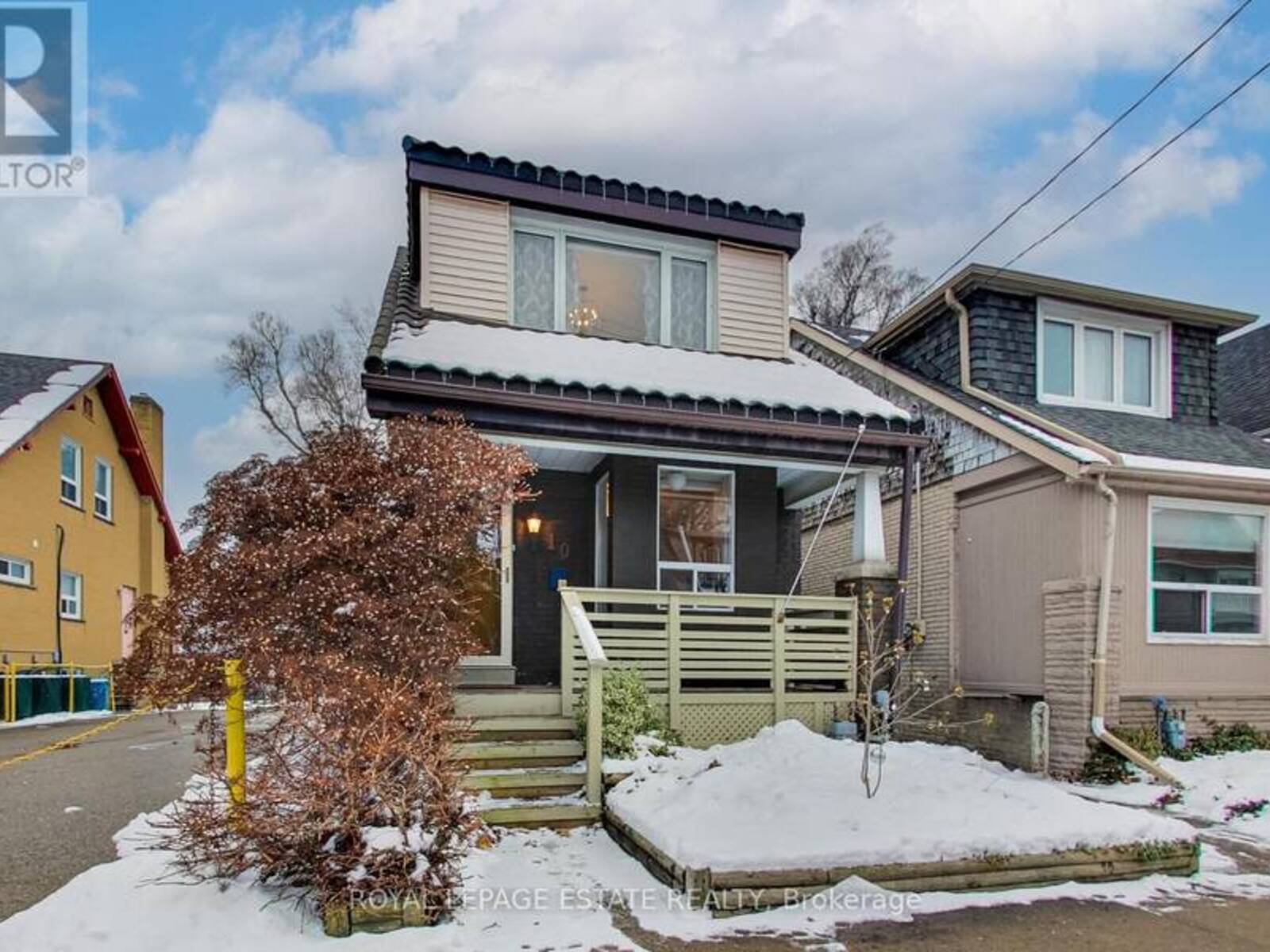 10 AMROTH AVENUE, Toronto, Ontario M4C 4H2