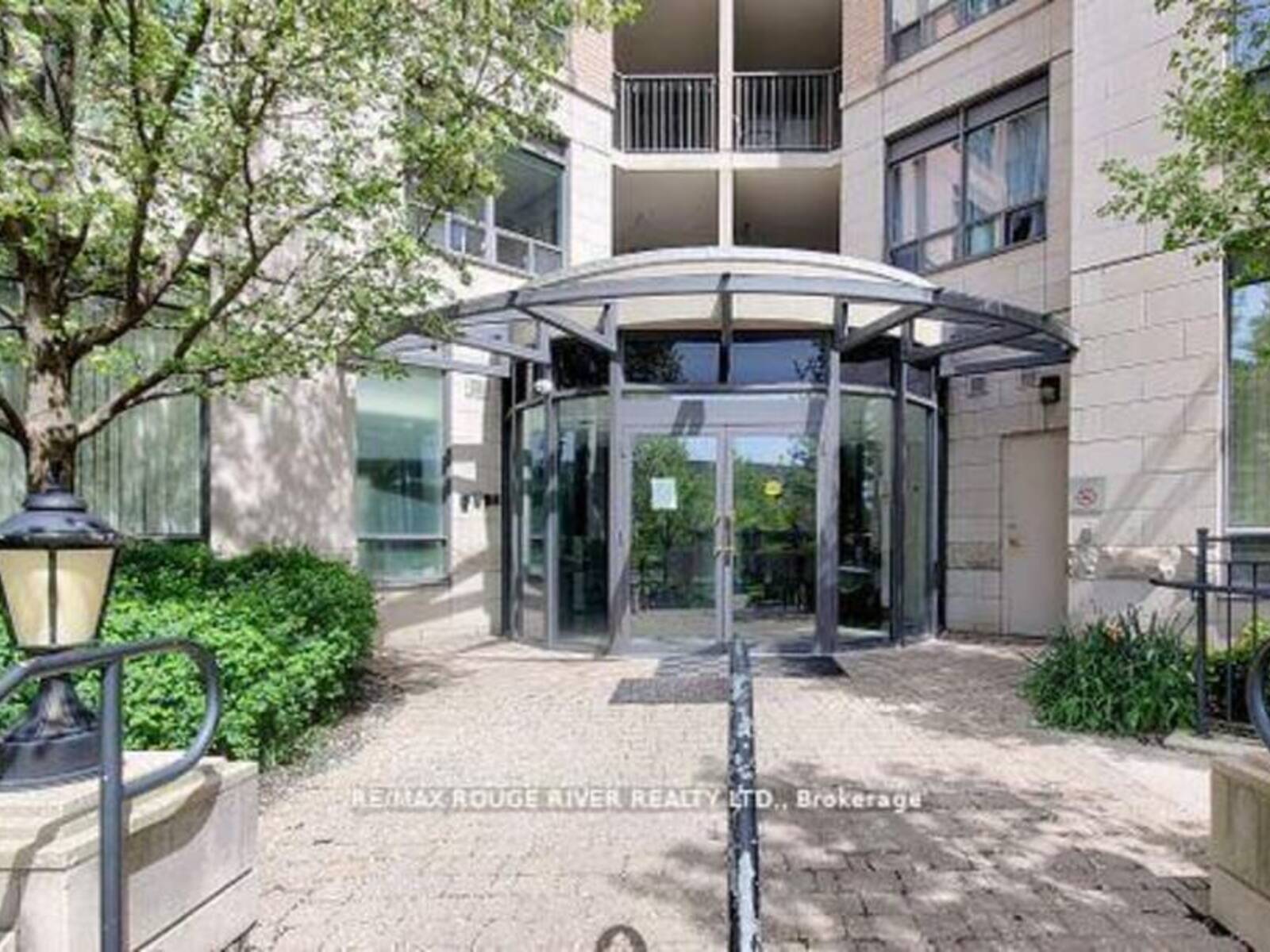 T09 - 16 DALLIMORE CIRCLE, Toronto, Ontario M3C 4C4