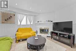 29 MISTY MOOR DRIVE N | Richmond Hill Ontario | Slide Image Thirteen