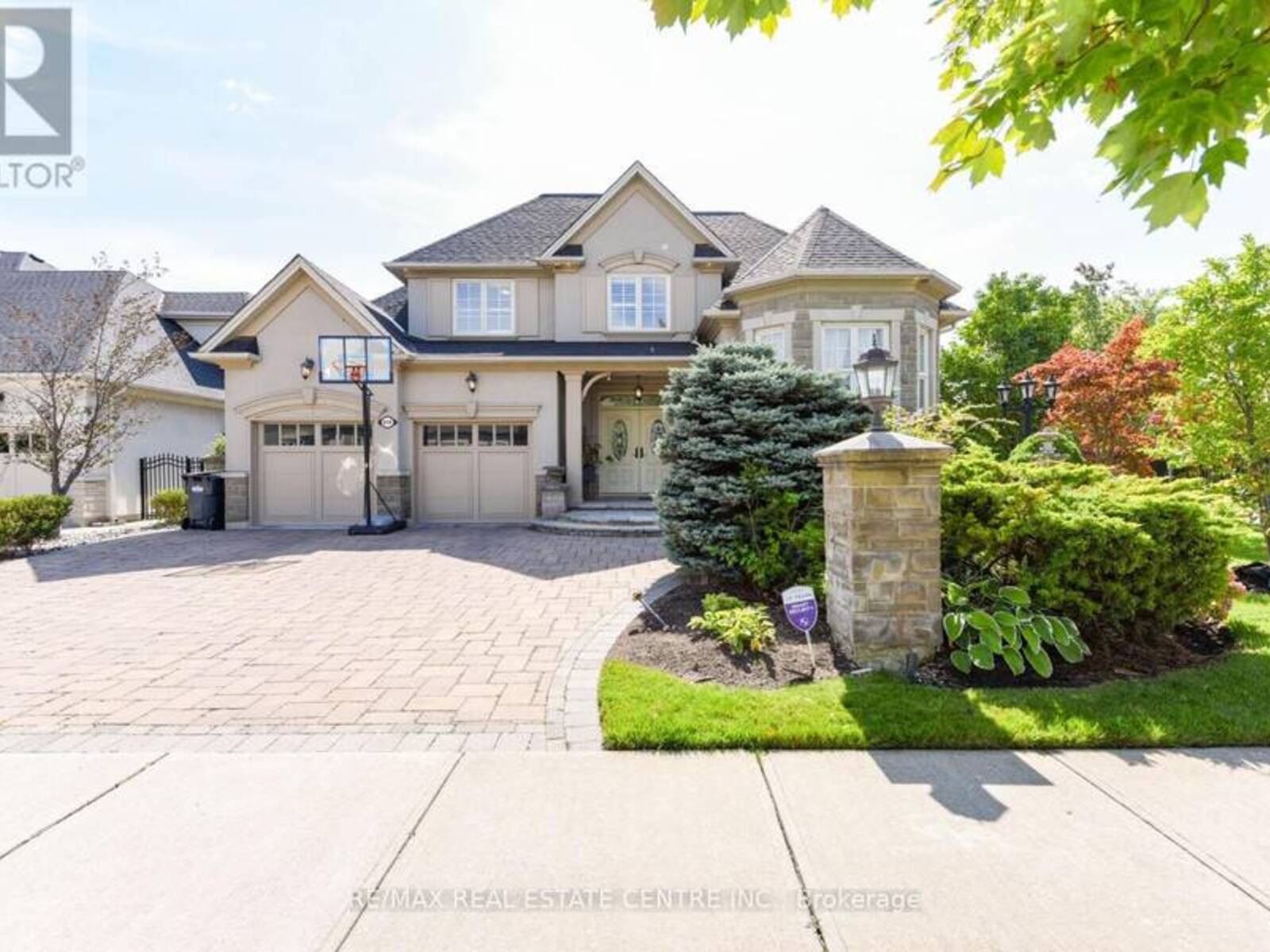 819 CANYON STREET, Mississauga, Ontario L5H 4M3