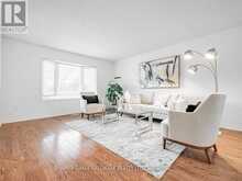 213 HAMPTON COURT | Newmarket Ontario | Slide Image Nine