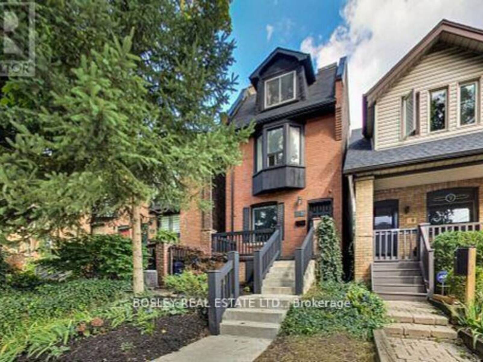 11 BERTMOUNT AVENUE, Toronto, Ontario M4M 2X8