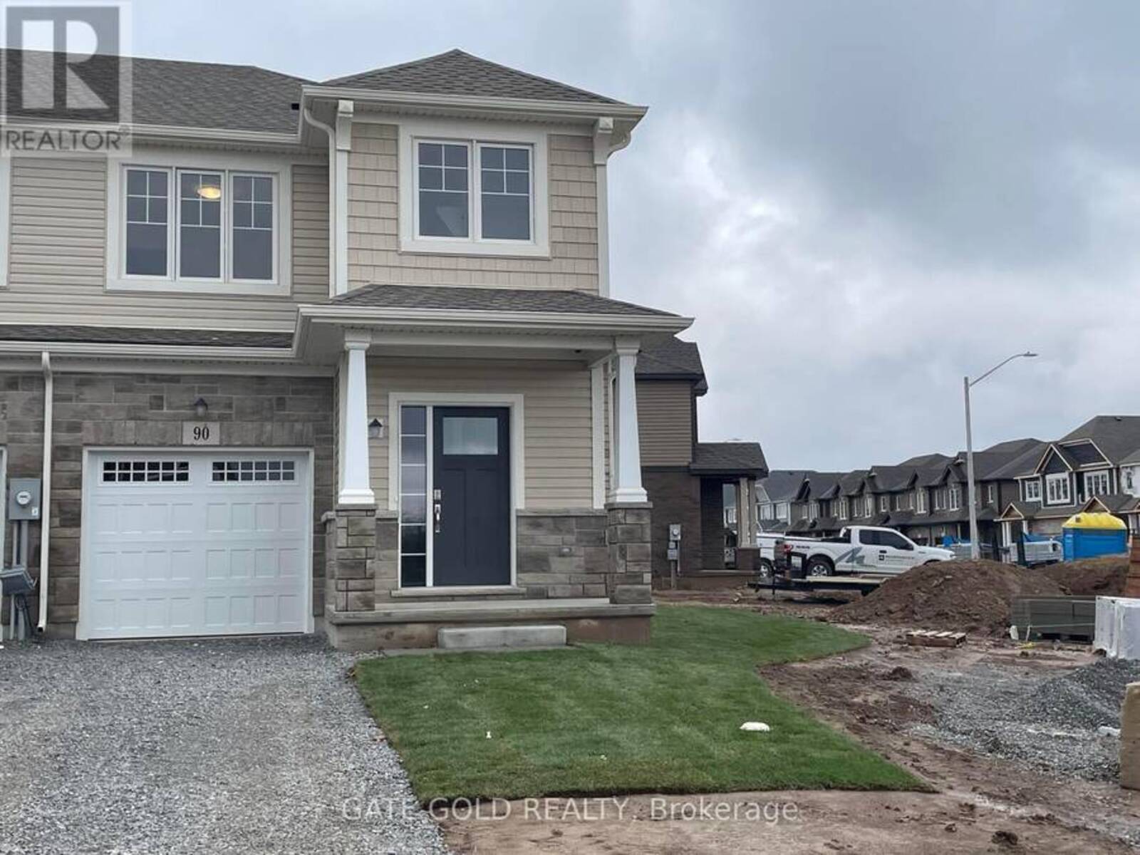 90 ALICIA CRESCENT, Thorold, Ontario L2V 0M2