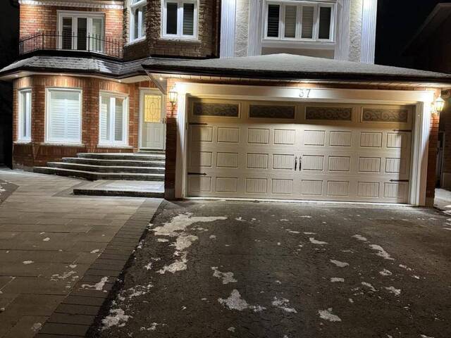 37 DARLEY STREET Ajax Ontario, L1T 3X9