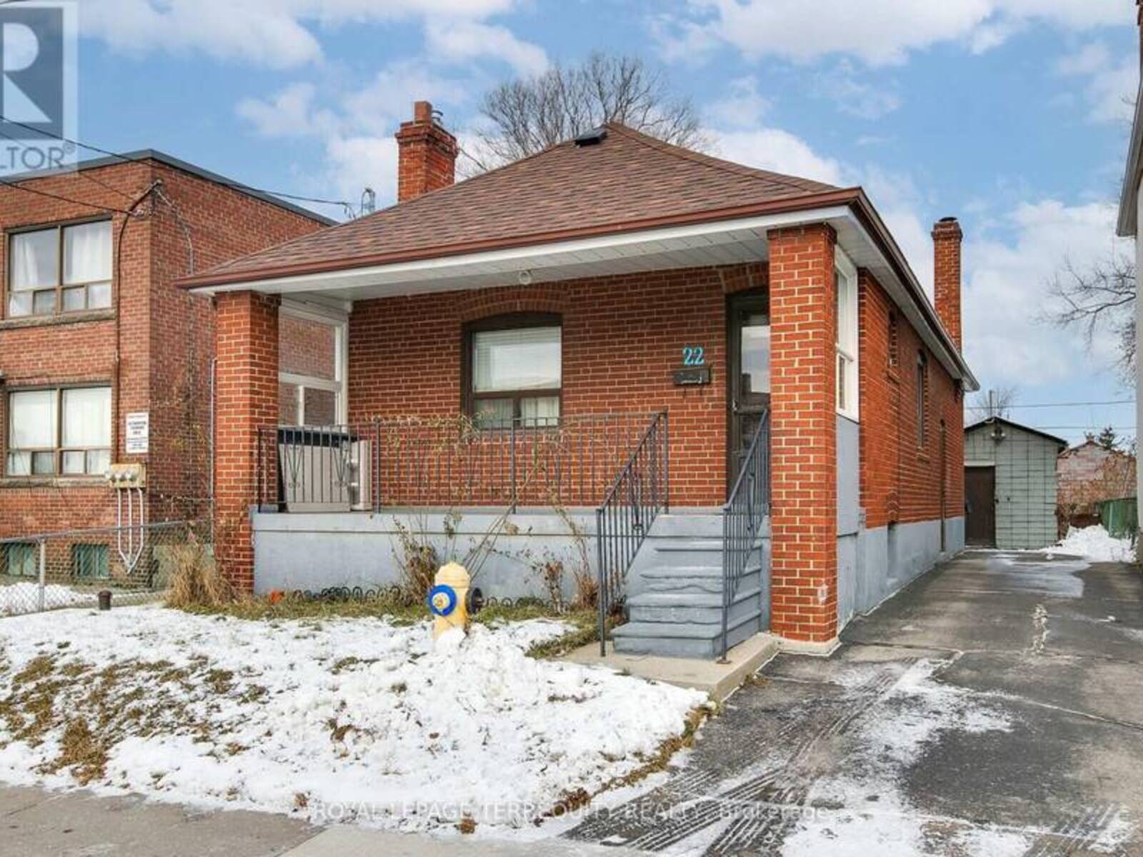 22 ROTHERHAM AVENUE, Toronto, Ontario M6M 1L8