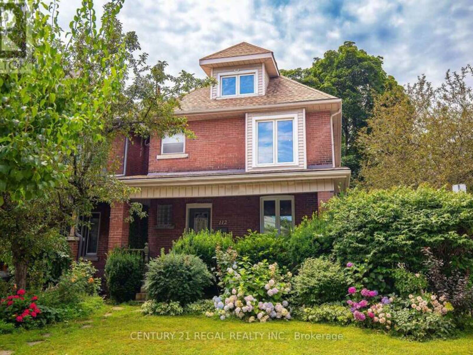 112 MAPLEWOOD AVENUE, Hamilton, Ontario L8M 1X2