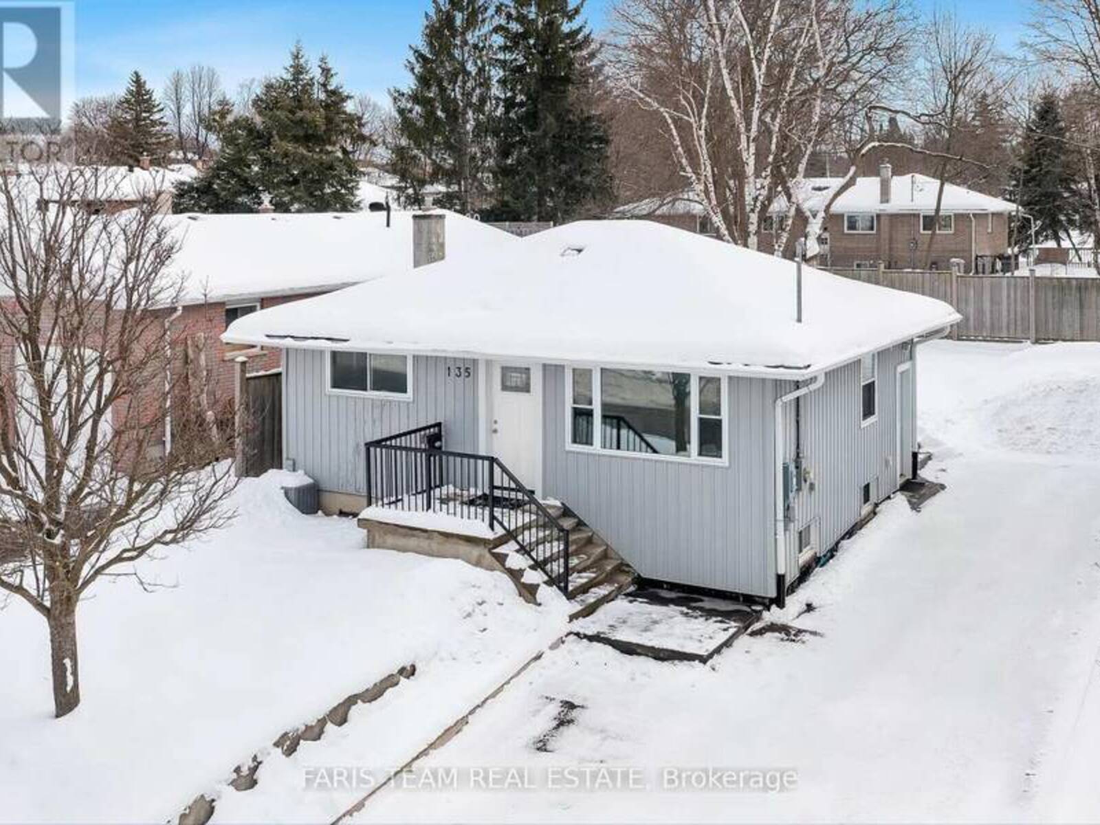 135 GUNN STREET, Barrie, Ontario L4M 2H6