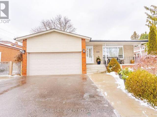 32 DEARHAM WOOD Toronto Ontario, M1E 1R9