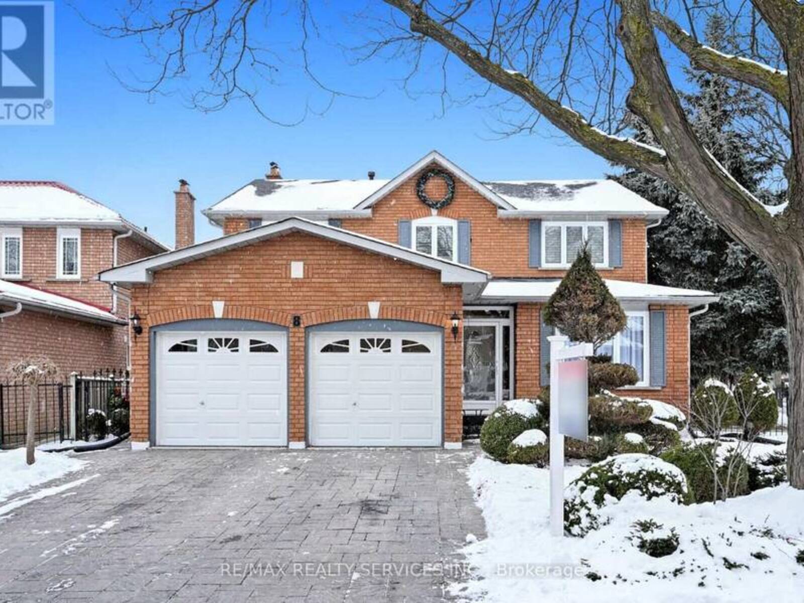 8 MICHIGAN AVENUE, Brampton, Ontario L6Y 4N5