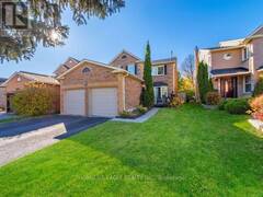 17 PEEVERS CRESCENT Newmarket Ontario, L3Y 7T5