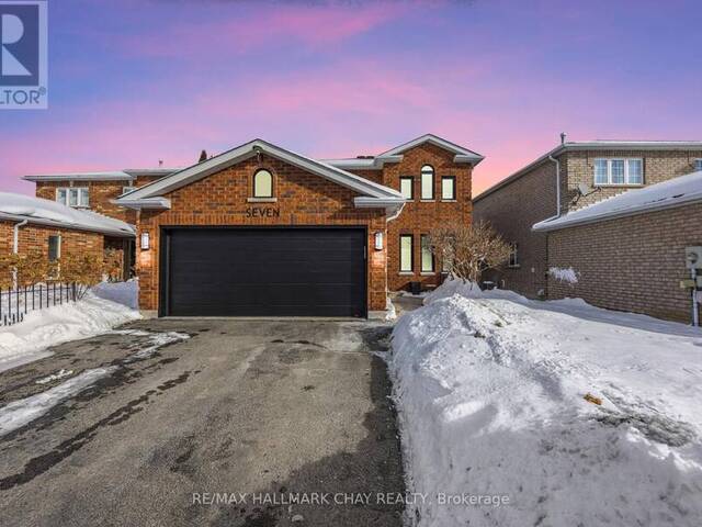 7 RYAN COURT Barrie Ontario, L4M 6N7