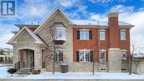 201 PARADELLE DRIVE | Richmond Hill Ontario | Slide Image One