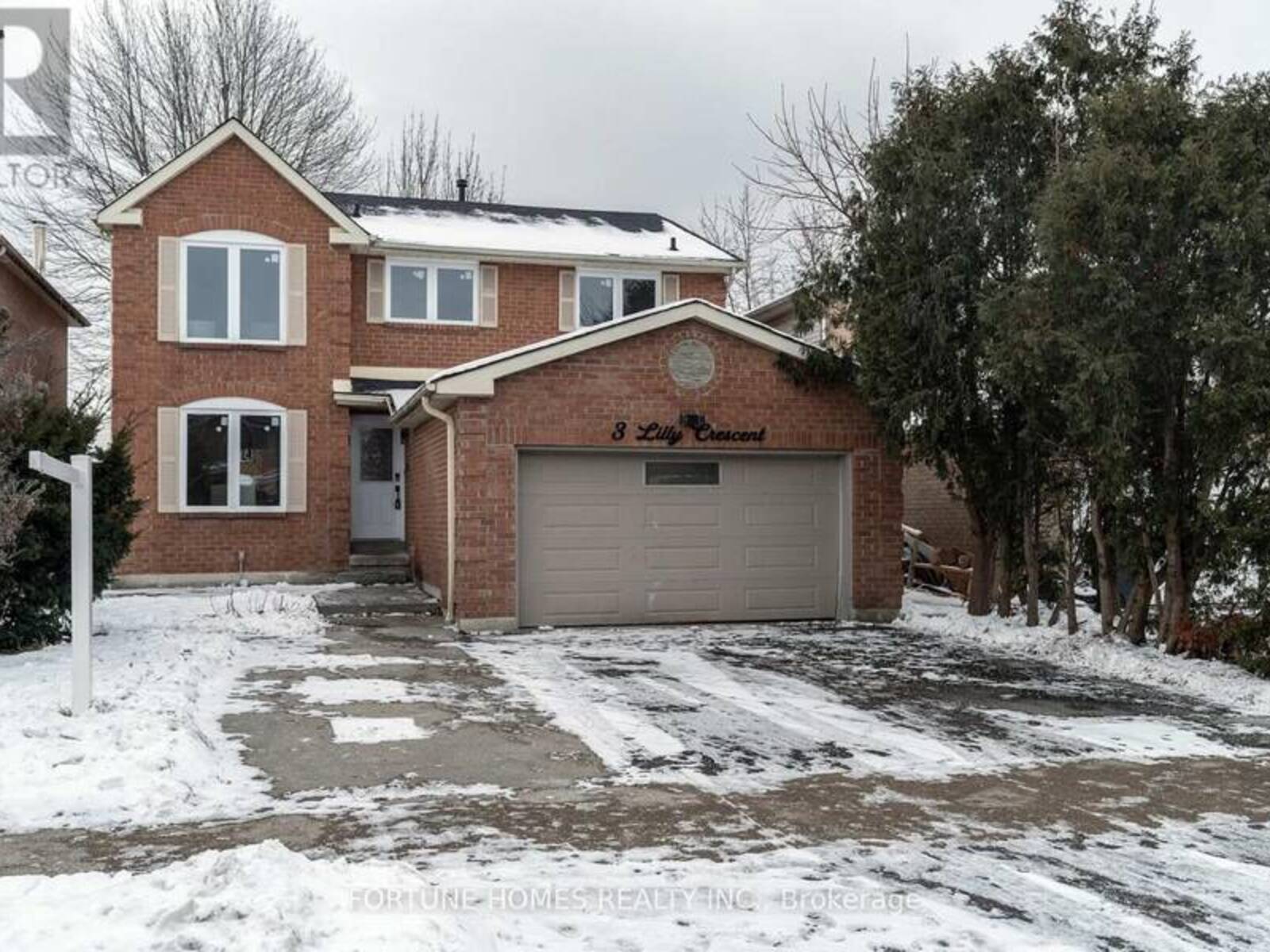 3 LILLY CRESCENT, Brampton, Ontario L6Y 3K1