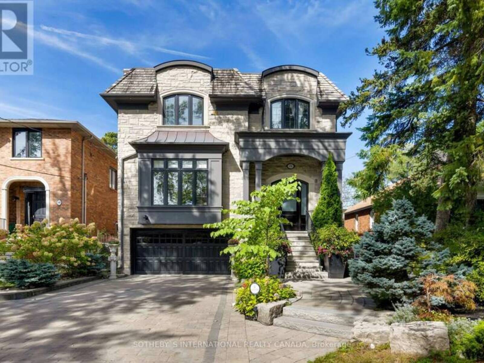 496 FAIRLAWN AVENUE, Toronto, Ontario M5M 1V2