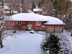 15 POOLES ROAD Midhurst Ontario, L9X 0P5