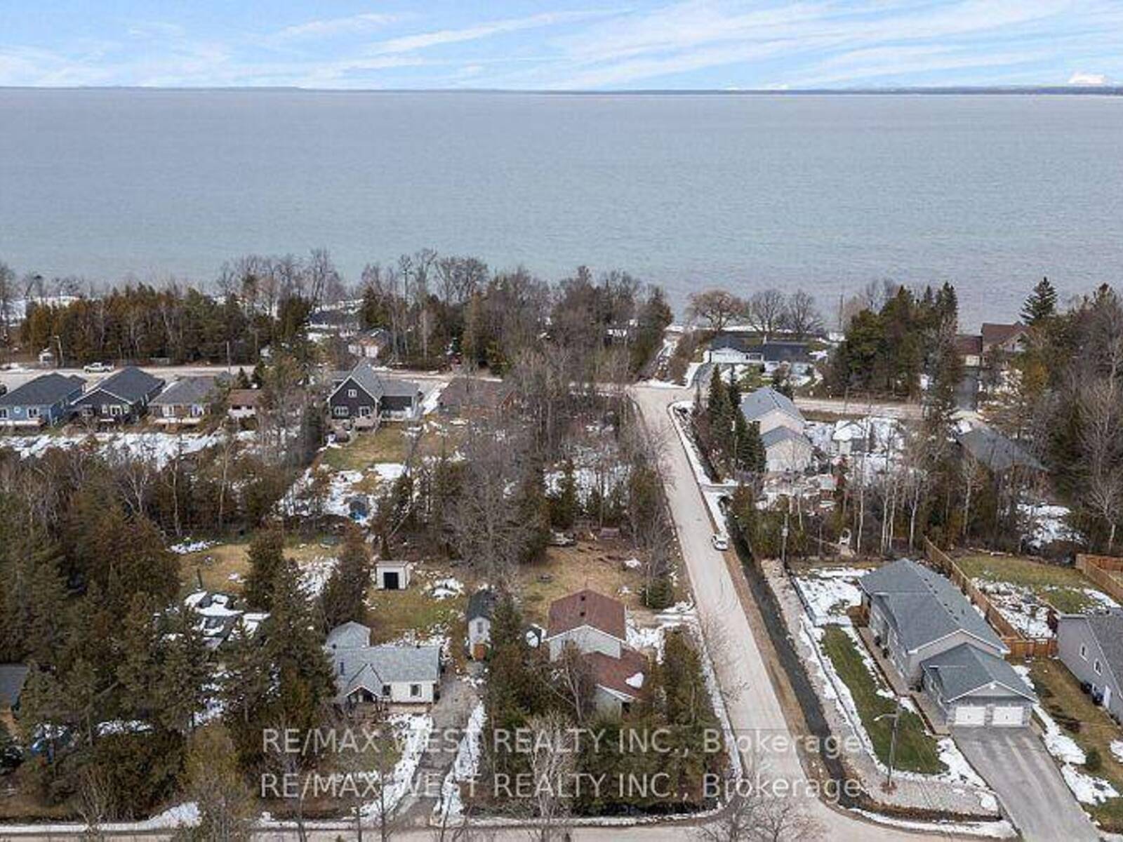 30 BAYSWATER DRIVE W, Wasaga Beach, Ontario L9Z 2Y3