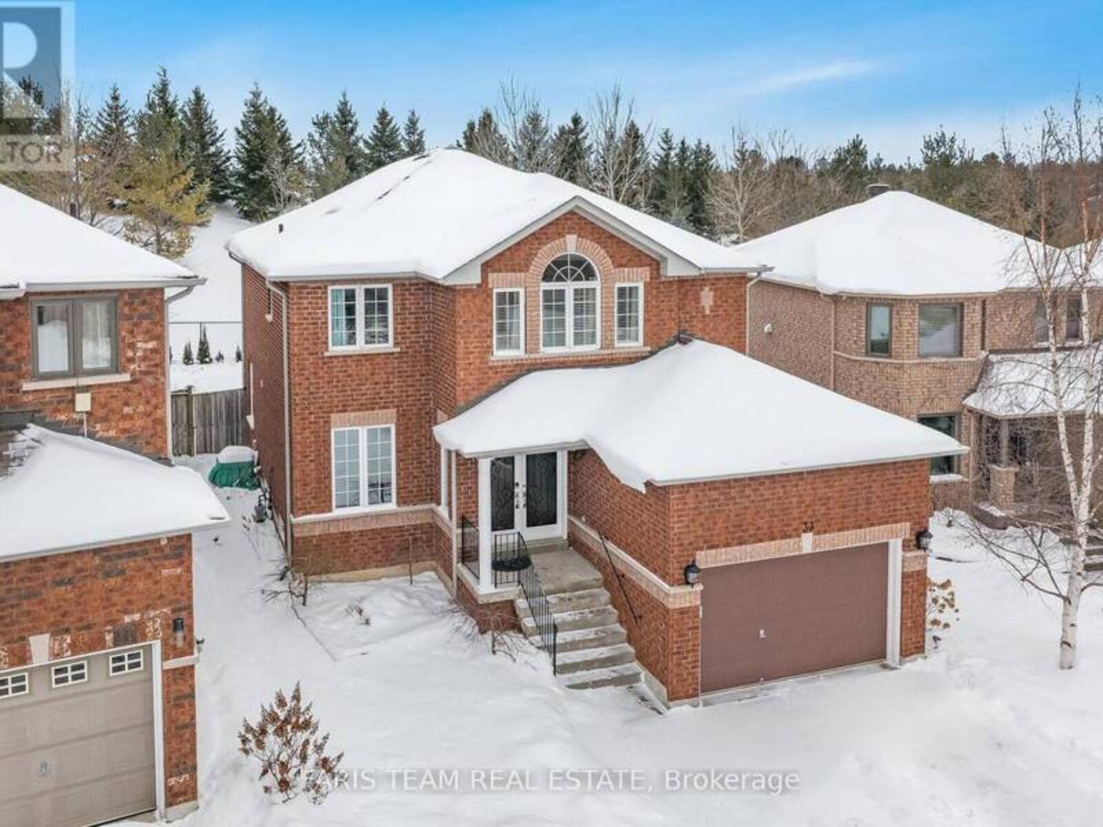 33 PRINCE OF WALES DRIVE, Barrie, Ontario L4N 0T2