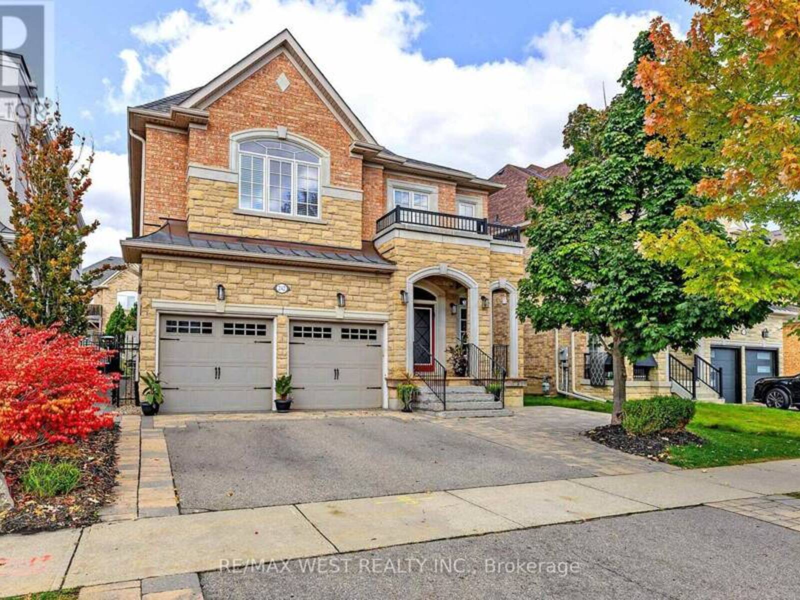 242 MARC SANTI BOULEVARD, Vaughan, Ontario L6A 0K8