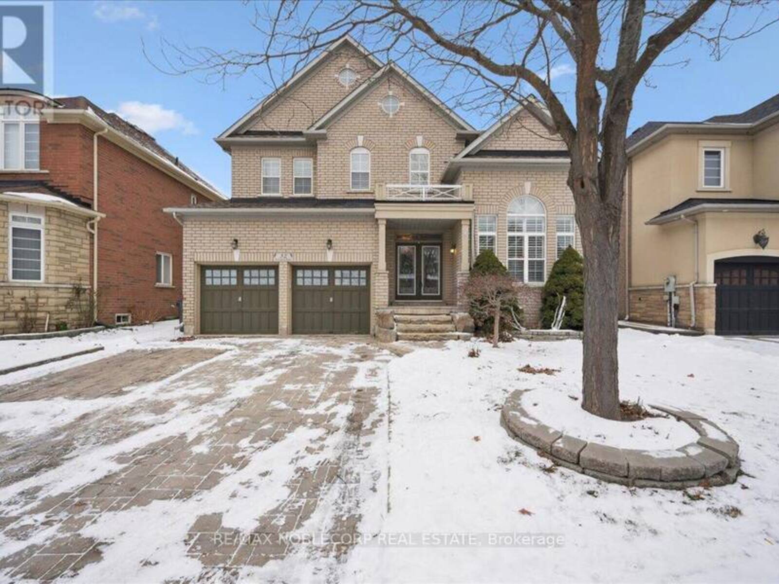 32 ARISTOCRAT ROAD, Brampton, Ontario L6P 1X7