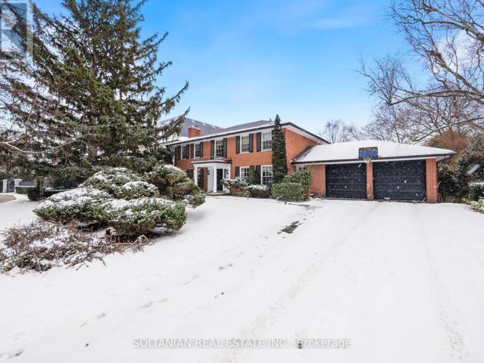 11 TUDOR GATE, Toronto, Ontario M2L 1N3