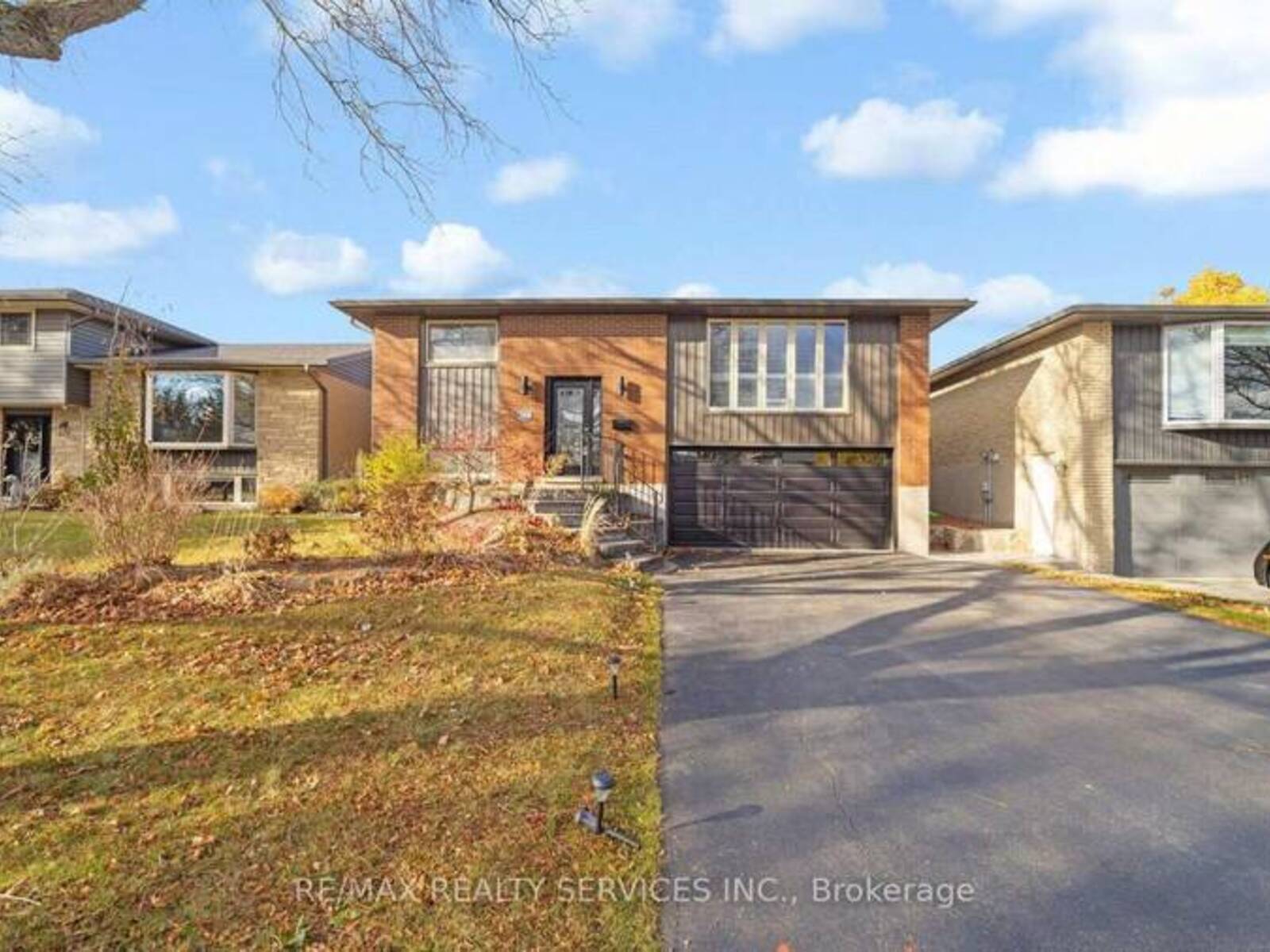 364 ROSELAWN PLACE, Waterloo, Ontario N2L 5P1