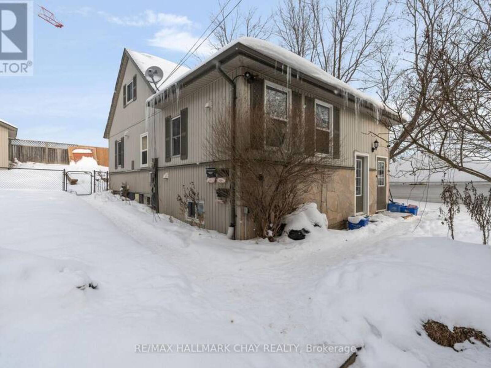 1, 2, 3 - 32 GROVE STREET W, Barrie, Ontario L4N 1M7