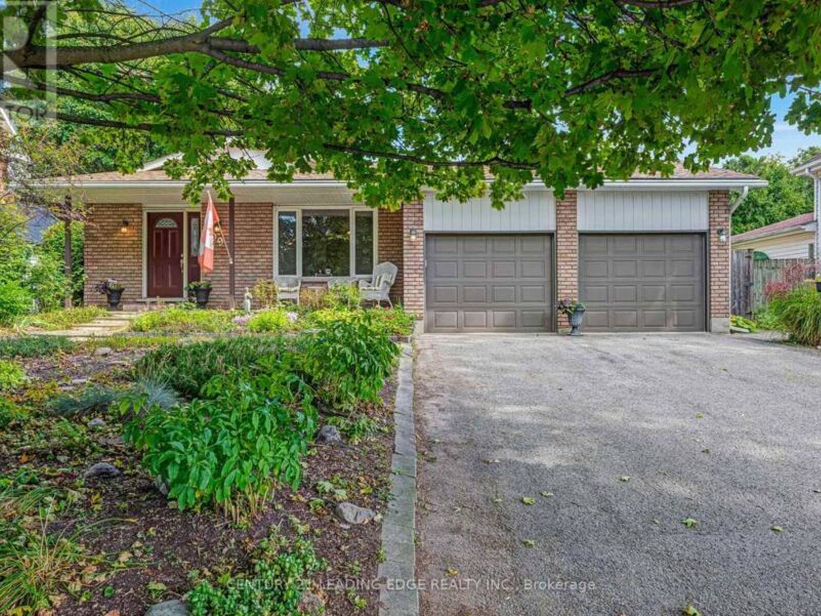 9 KING STREET, East Gwillimbury, Ontario L0G 1M0