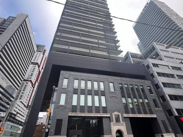 2301 - 125 PETER STREET Toronto Ontario, M5V 2G9