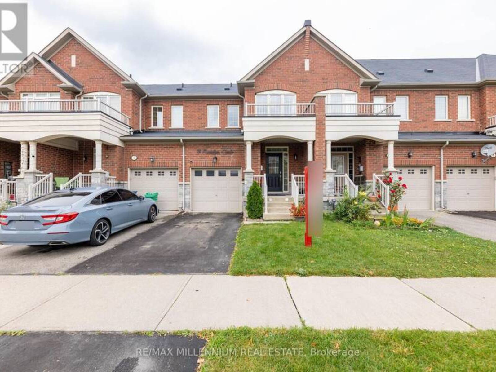 9 PENDULUM CIRCLE, Brampton, Ontario L6R 3N5