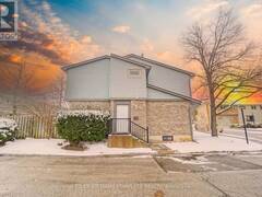 51 - 98 FALCONER DRIVE Mississauga Ontario, L5N 1Y2