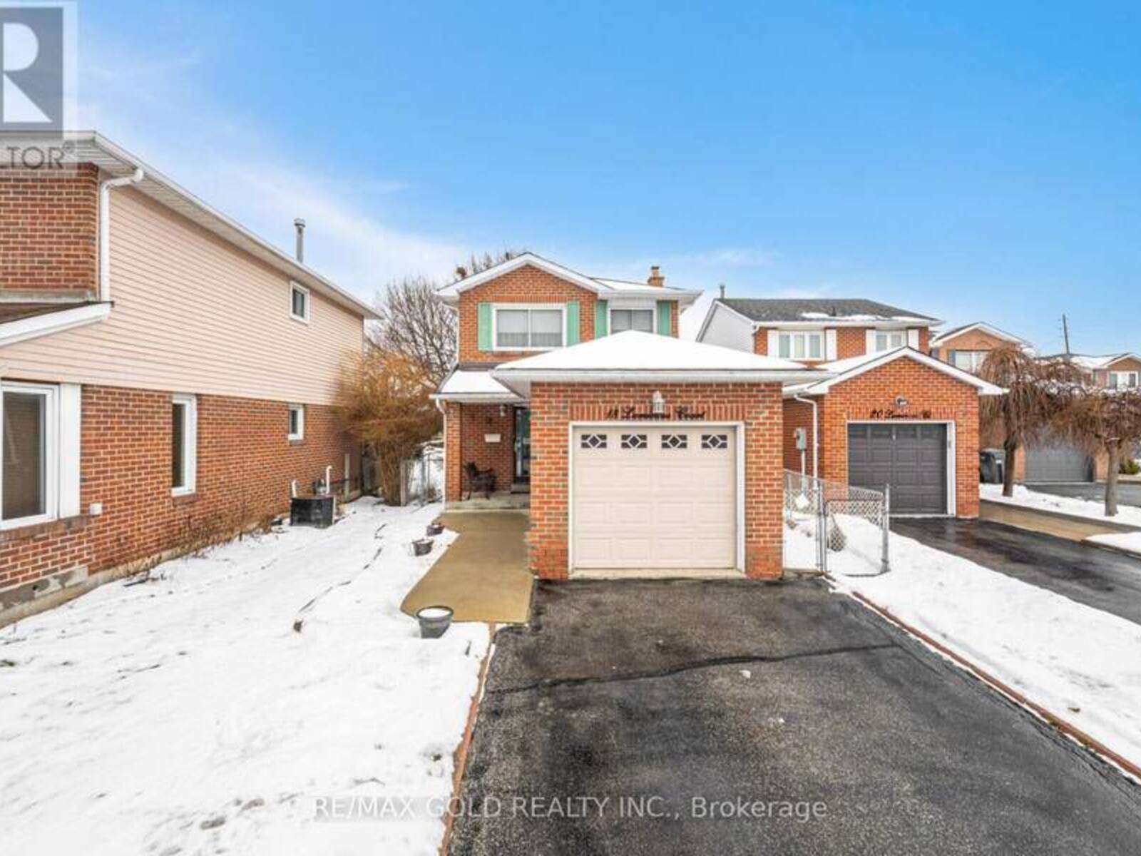 18 LUMINOUS COURT, Brampton, Ontario L6Z 2B3