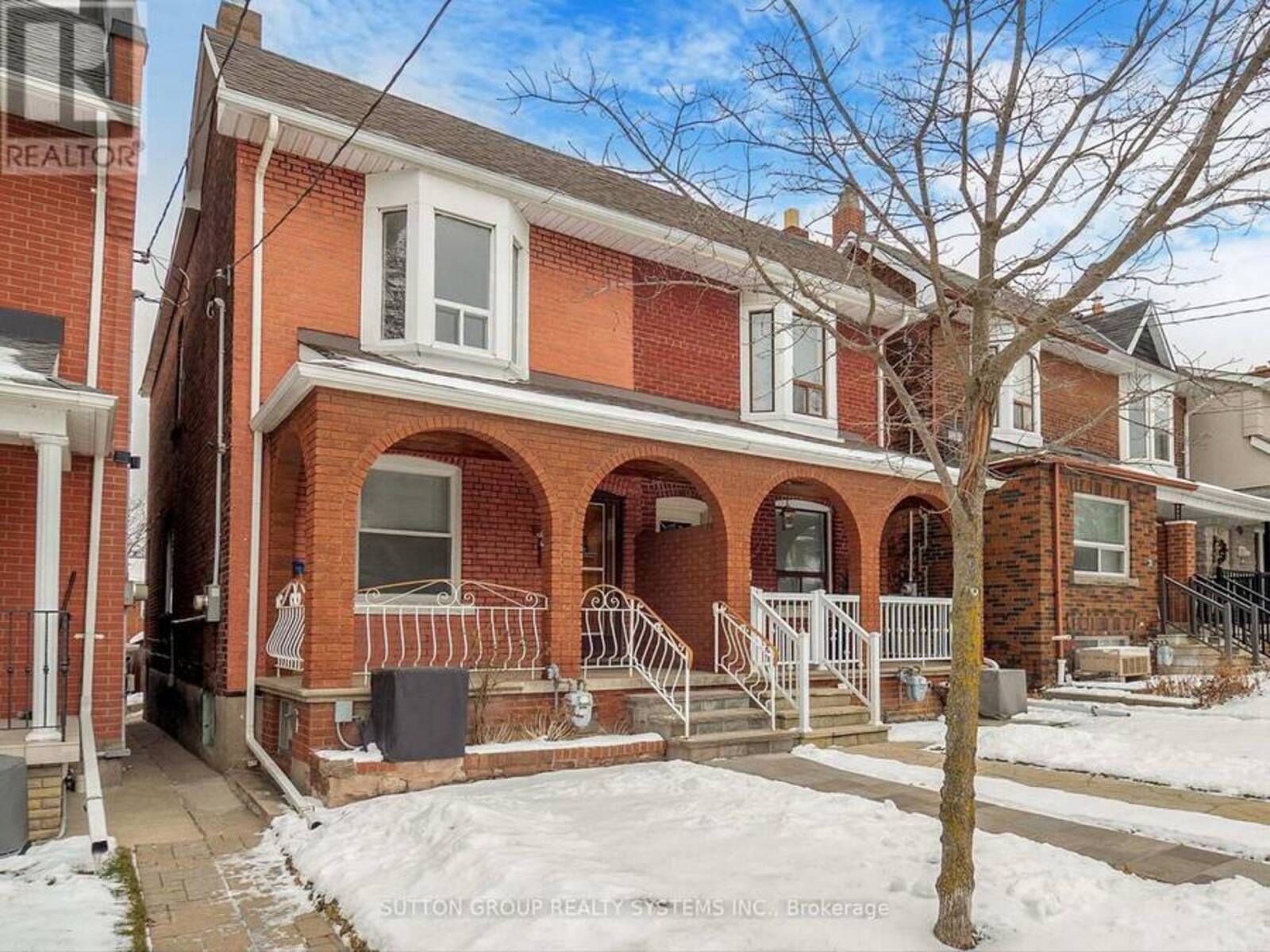 35 DAY AVENUE, Toronto, Ontario M6E 3V7