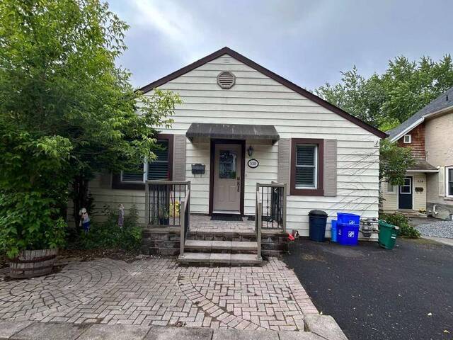 328 ANDREW STREET Newmarket Ontario, L3Y 1H3