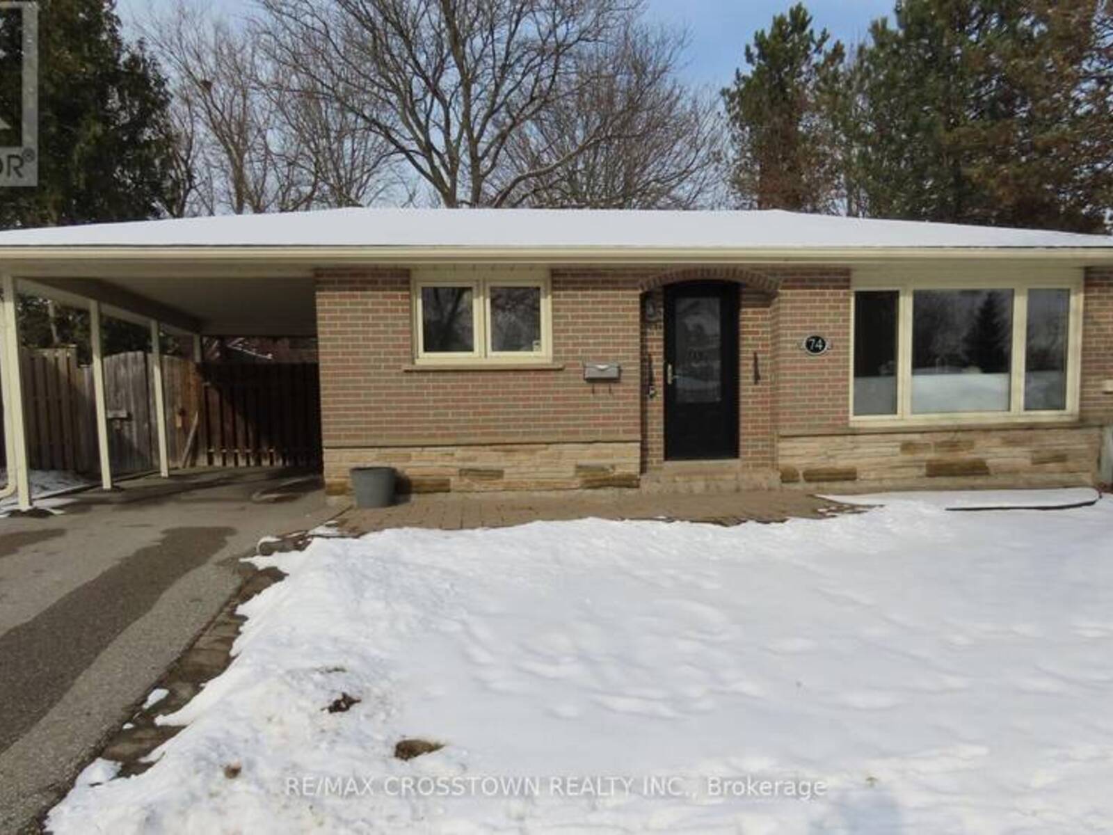 74 DEVINS DRIVE, Aurora, Ontario L4G 2Z4