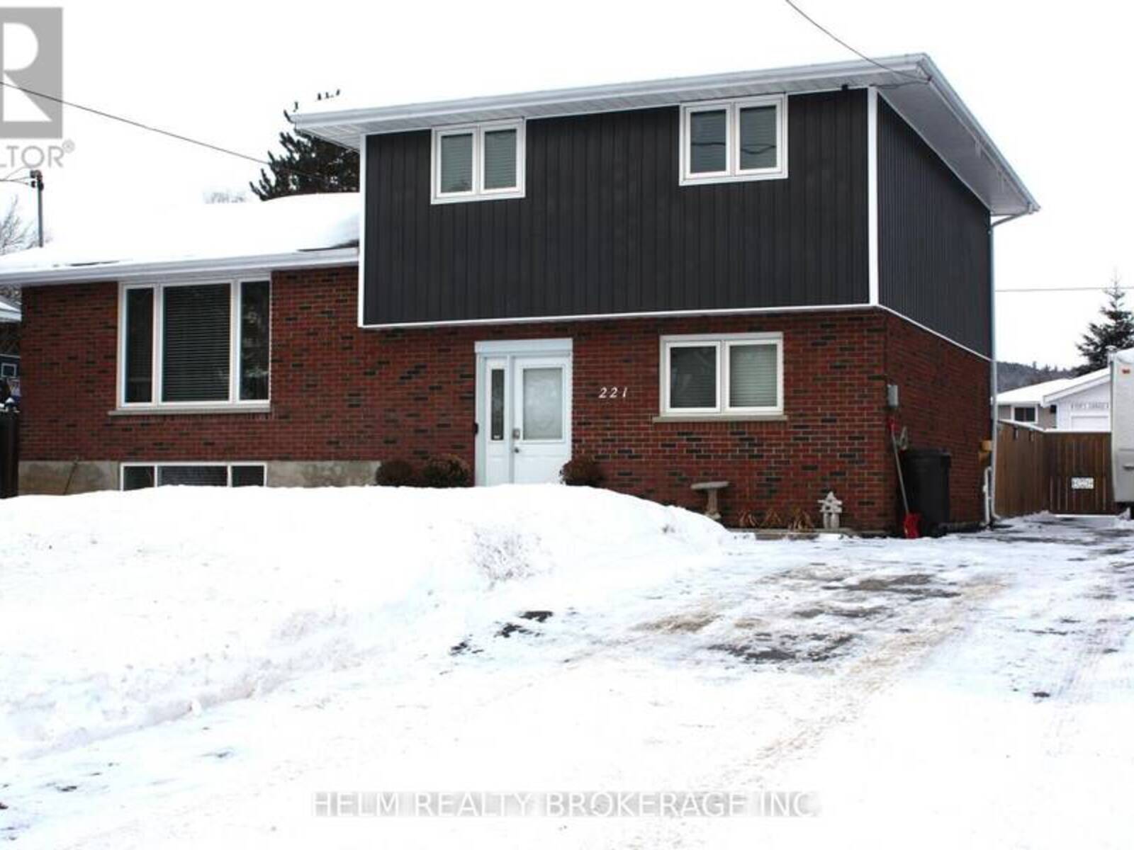 221 ELEVENTH STREET, Mattawan, Ontario P0H 1V0