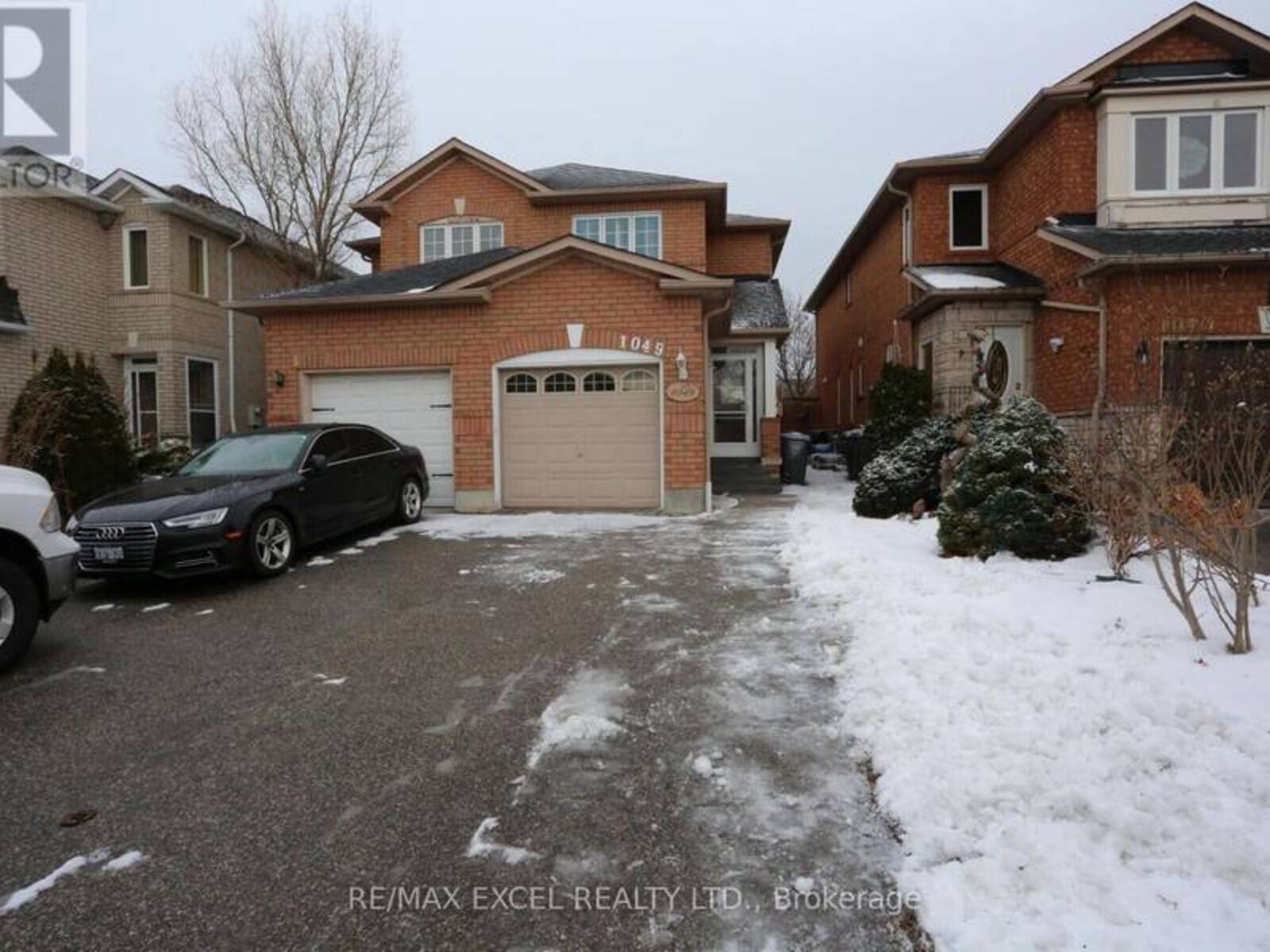 1049 FOXGLOVE PLACE, Mississauga, Ontario L5V 2N5