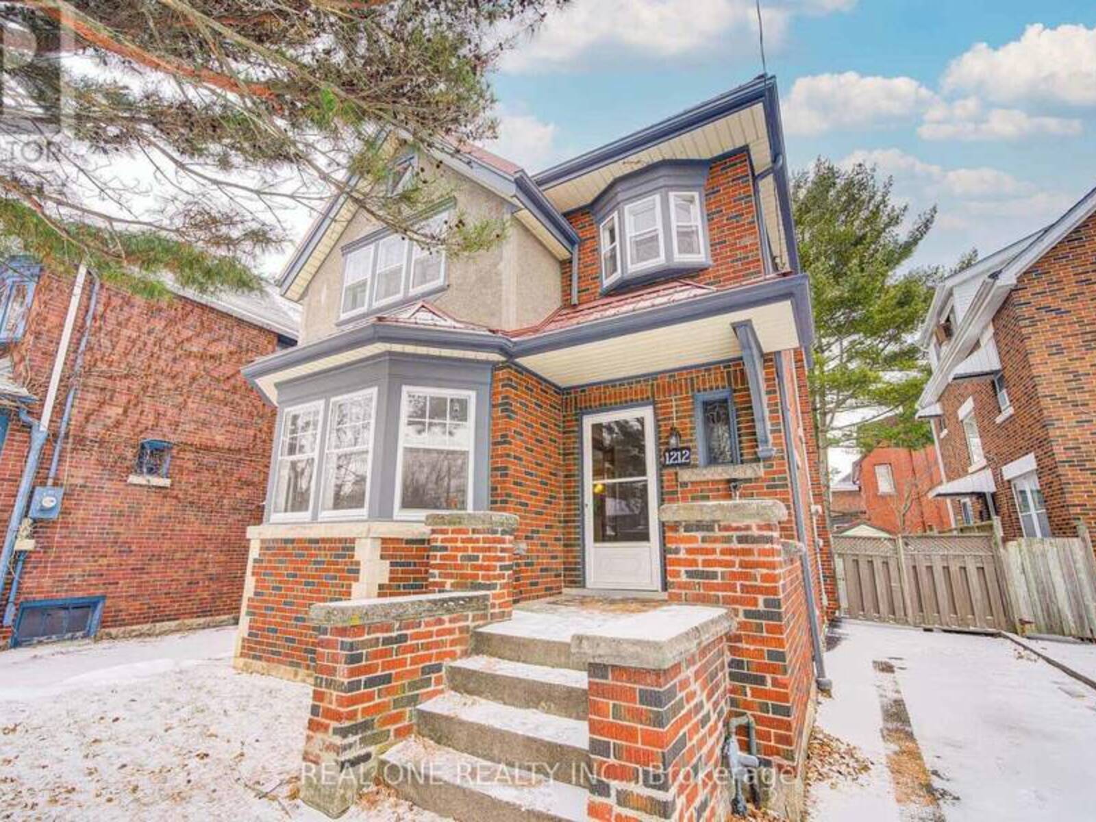 1212 KING STREET W, Hamilton, Ontario L8S 1M4