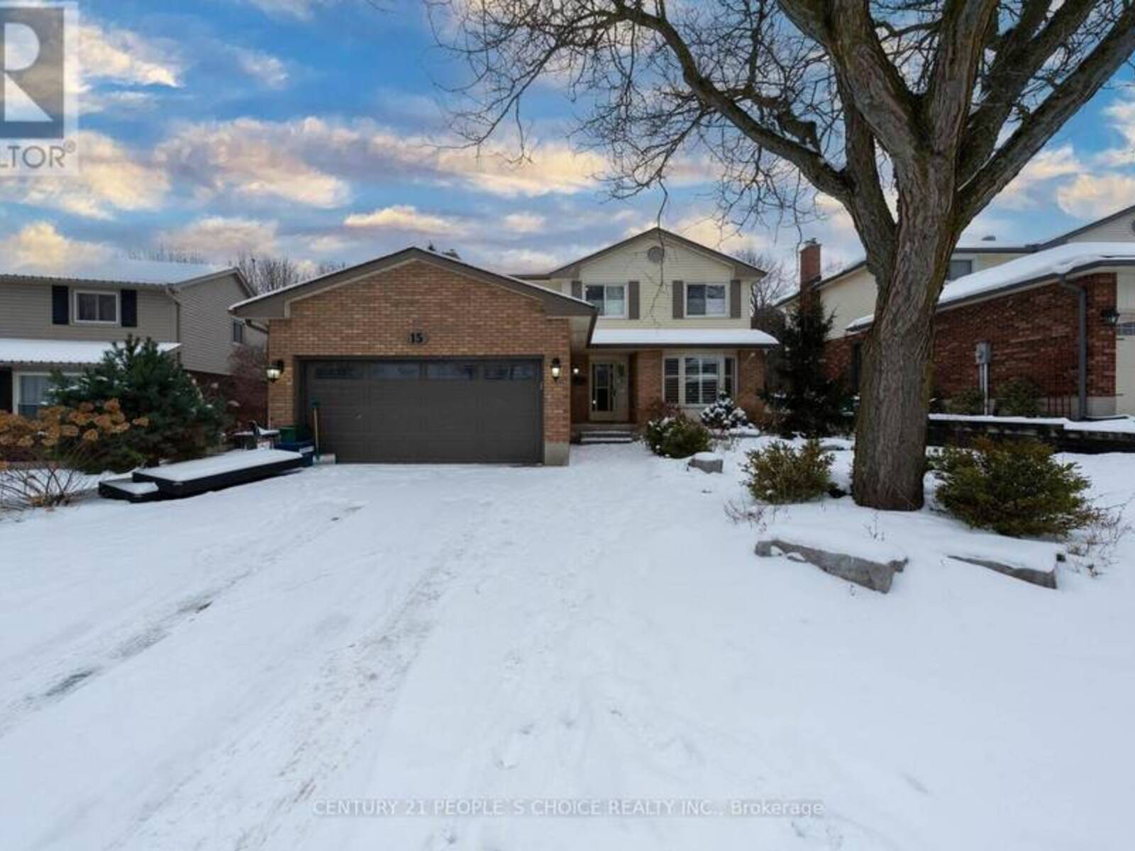 15 BIRCHLAWN AVENUE, Cambridge, Ontario N1S 4S1