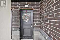 11 - 7 PHELPS LANE | Richmond Hill Ontario | Slide Image Four