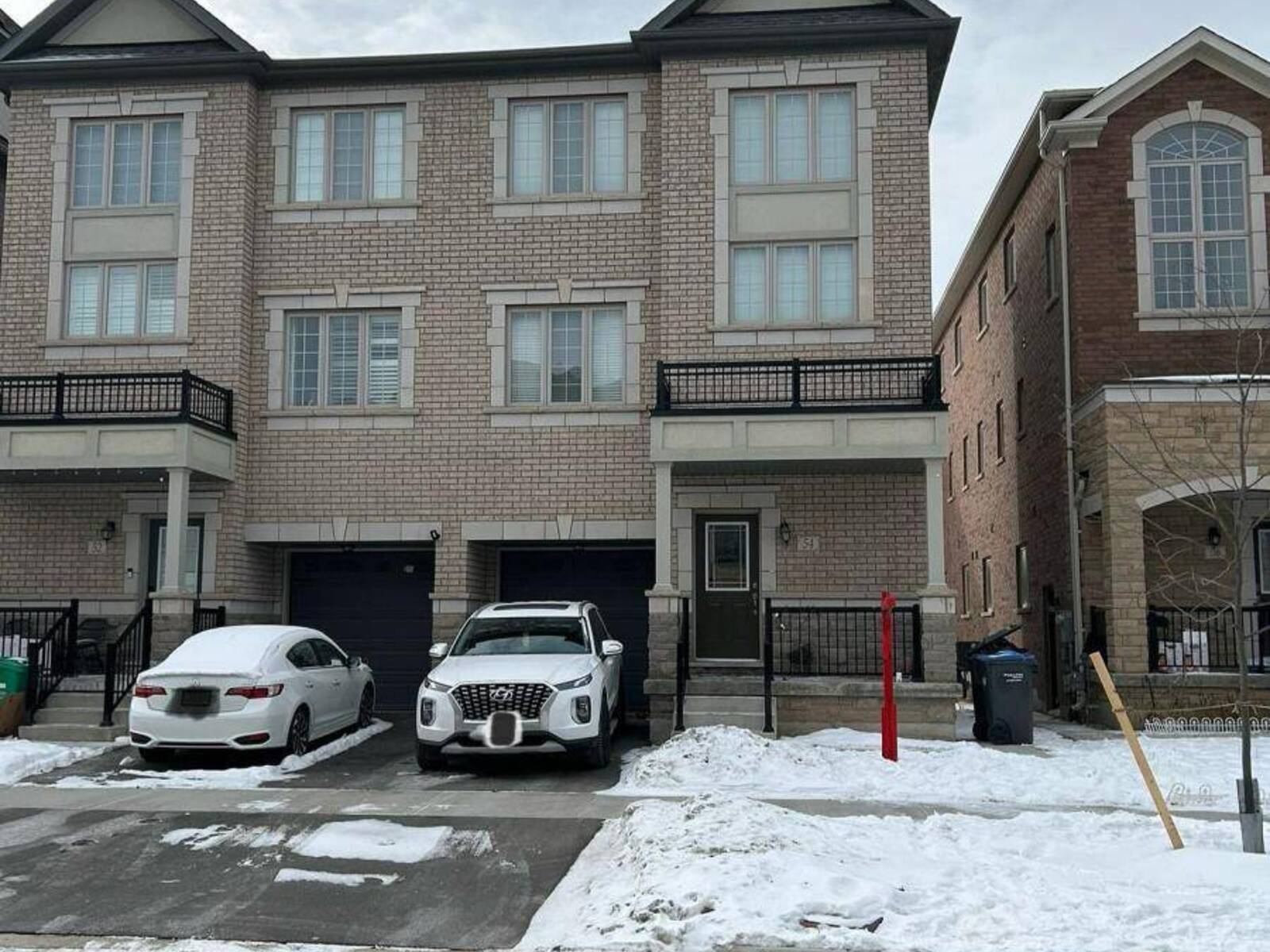 54 HASHMI PLACE, Brampton, Ontario L6Y 6K1