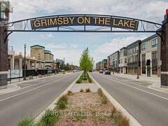 305 - 560 NORTH SERVICE ROAD Grimsby Ontario, L3M 0G3