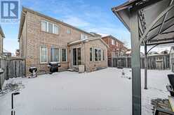 32 AMBERWING LANDING | Bradford West Gwillimbury Ontario | Slide Image Thirty-three