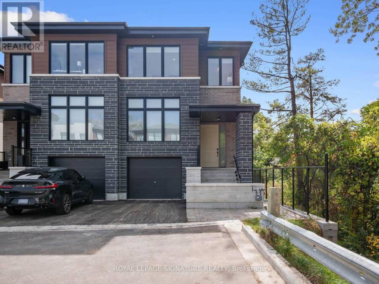 9 DIREZZE COURT W, Richmond Hill, Ontario L4C 5T8