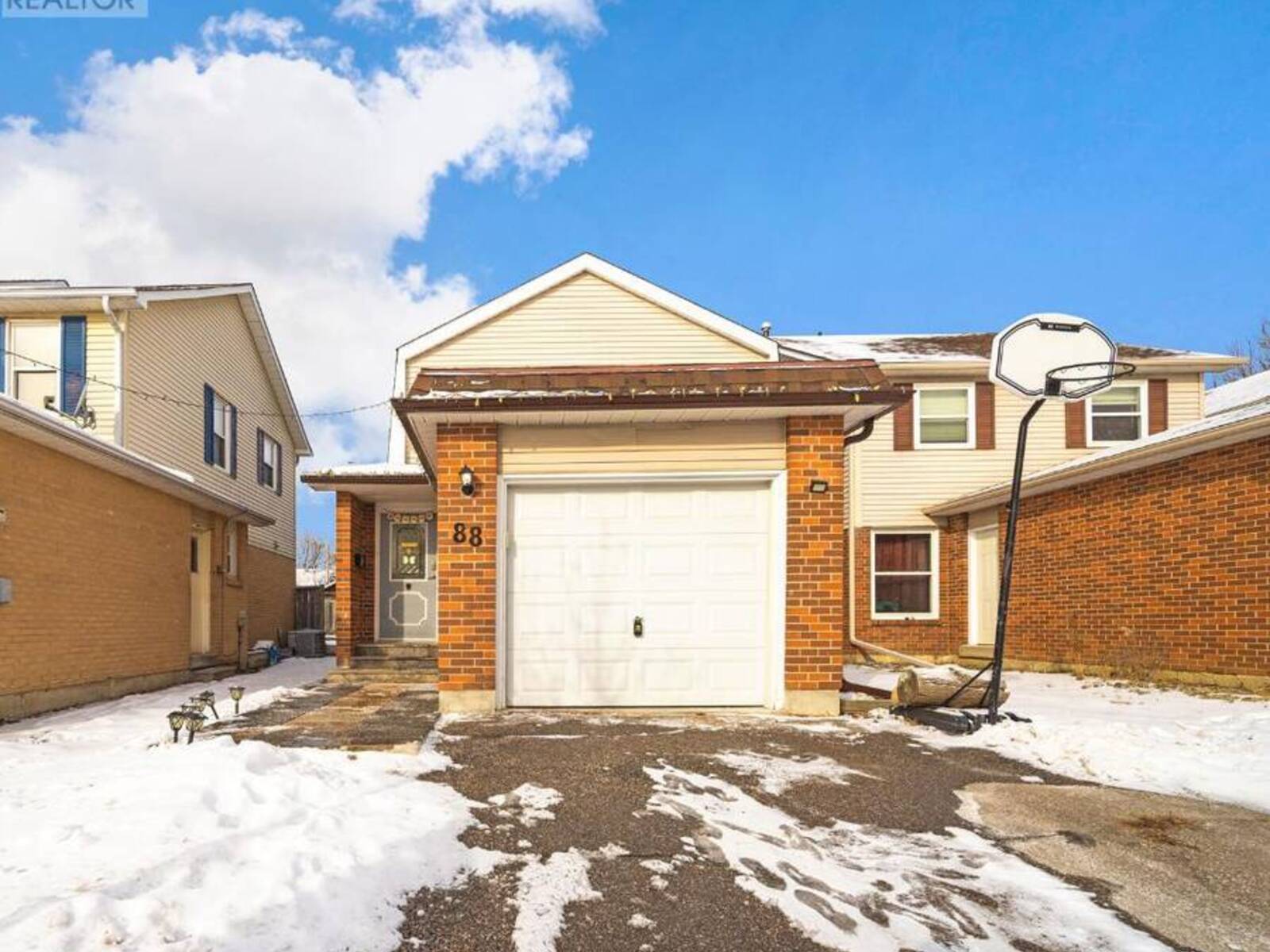 88 NOTTAWASAGA CRESCENT, Brampton, Ontario L6Z 1B9