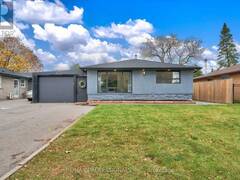 32 FARLEY CRESCENT Toronto Ontario, M9R 2A6