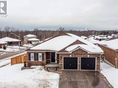 36 HUNTER AVENUE Tay Ontario, L0K 2A0