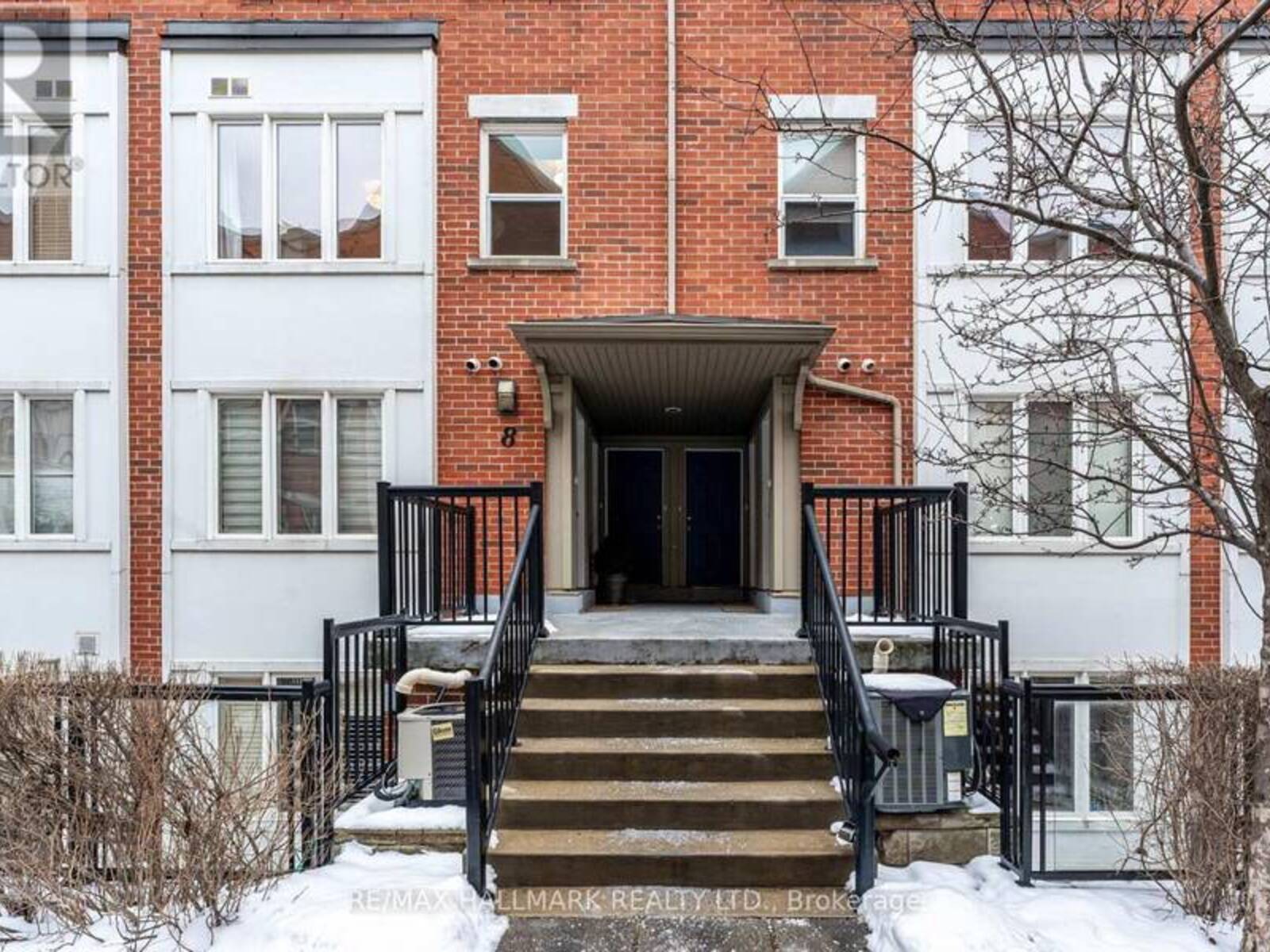 3 - 8 FLORENCE WYLE LANE, Toronto, Ontario M4M 3E7